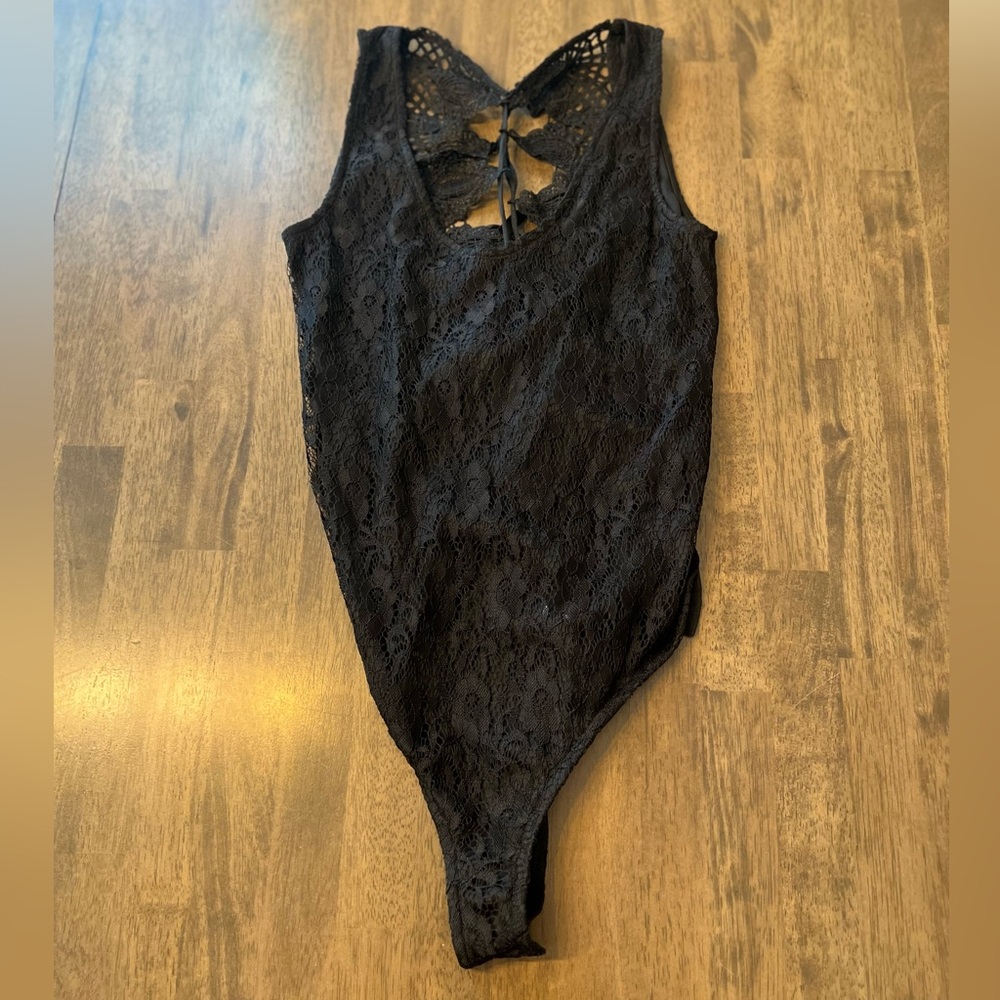 LACE BODYSUIT WITH LACED UP BACK